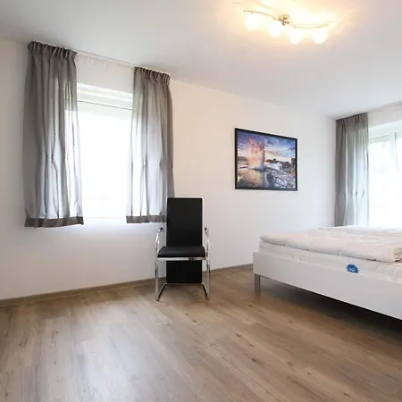 Kirschenallee 14 Haus A- Whg 1 아파트 *